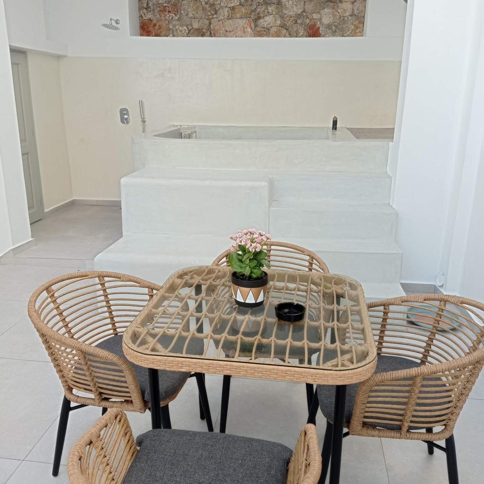 Θέαστρον - Theastron House With Great View In Chora Lägenhet Pera Gyalos Exteriör bild